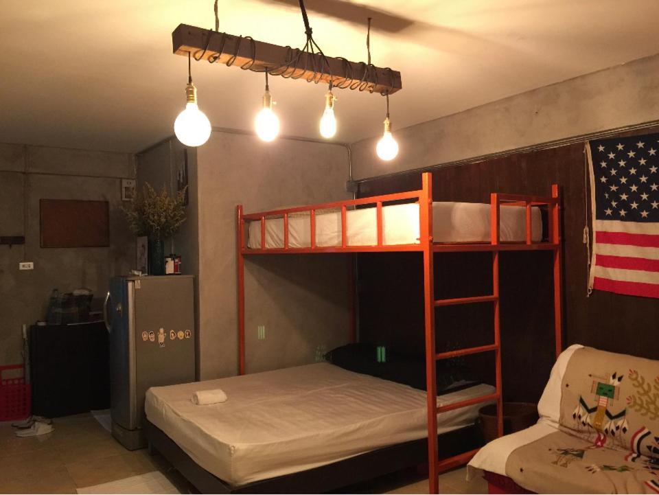 Renovated Loft Style Condo Bangkok Extérieur photo